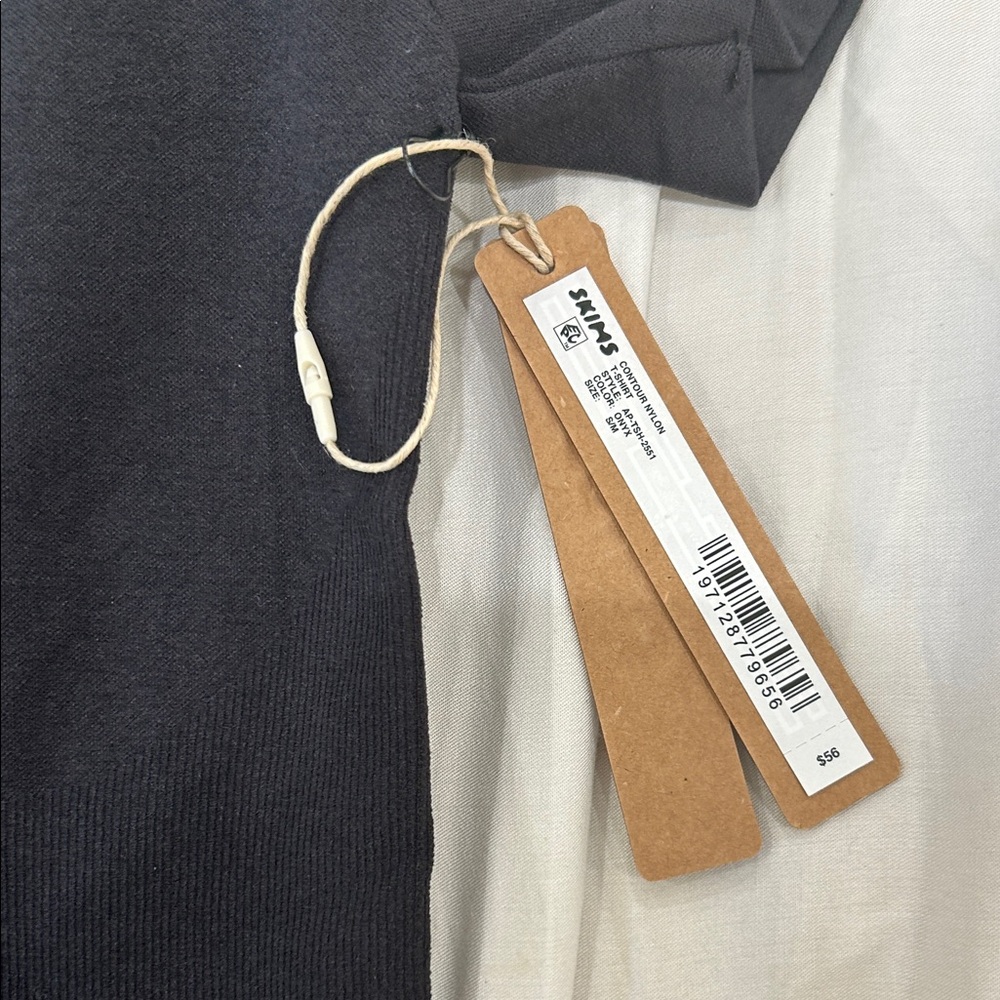 SKIMS Contour Nylon T-shirt - Picture 3 of 4